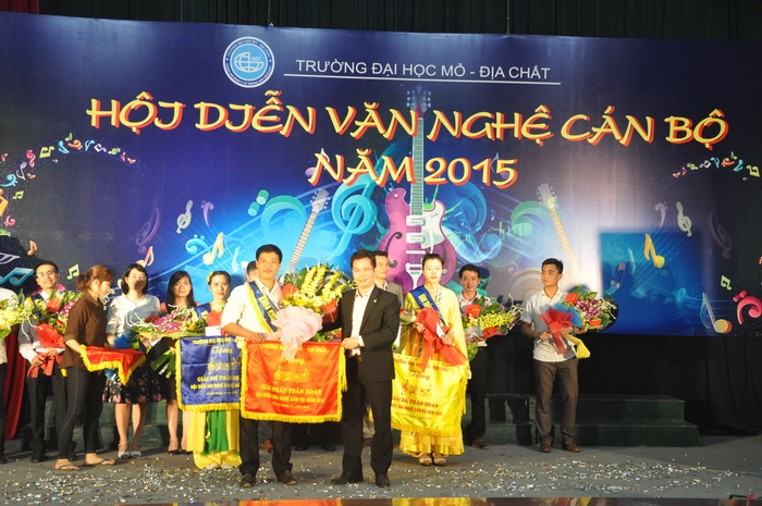 giai_nhat_van_nghe_2015.jpg