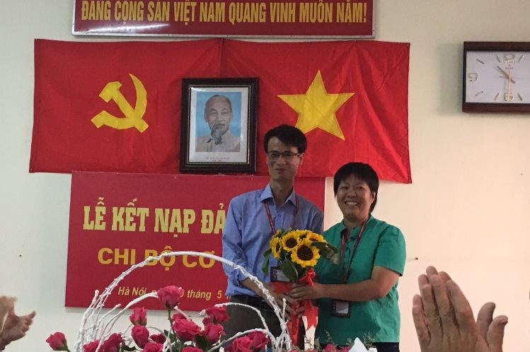 ket_nap_la_ngoc_linh_3.jpg ket_nap_la_ngoc_linh_3.jpg